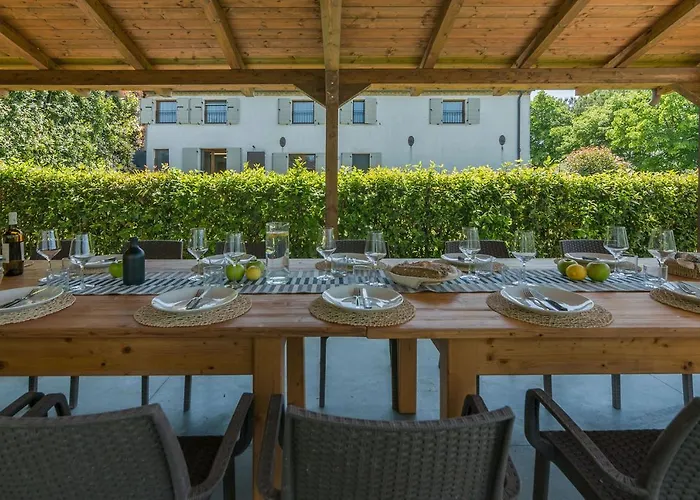 Il Fiore E La Farfalla Villa Pésaro