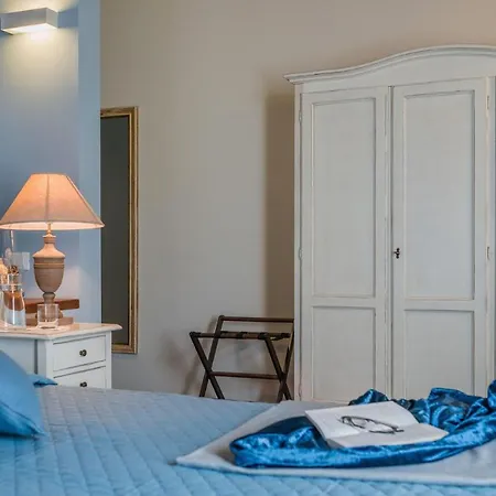 Il Fiore E La Farfalla Pesaro