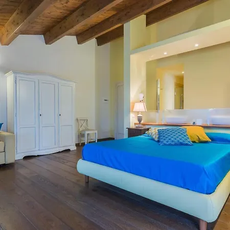 Willa Il Fiore E La Farfalla Pesaro