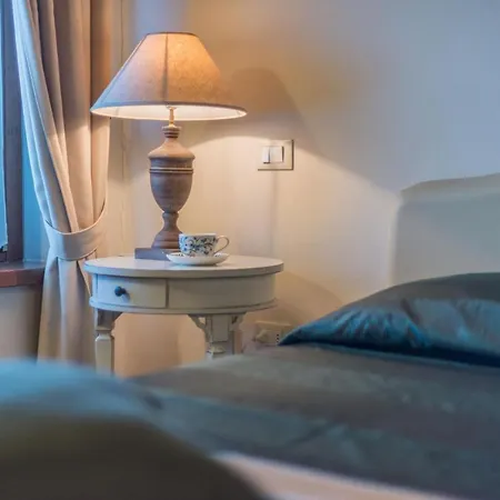 Il Fiore E La Farfalla Villa Pesaro