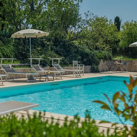Villa Il Fiore E La Farfalla 14 *