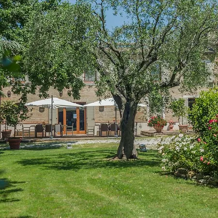 Il Fiore E La Farfalla Villa